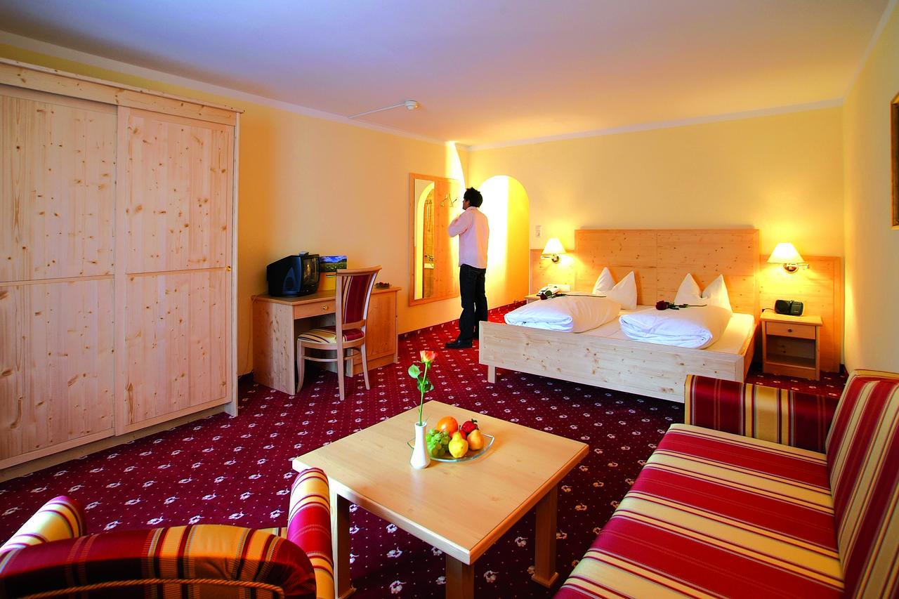 Hotel Goldenes Kreuz Tannheim Esterno foto