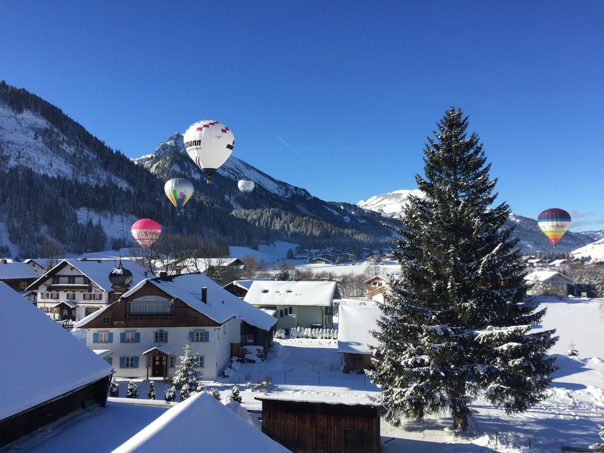 Hotel Goldenes Kreuz Tannheim Esterno foto