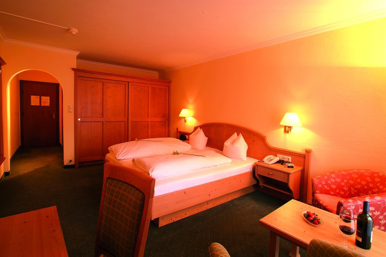 Hotel Goldenes Kreuz Tannheim Esterno foto
